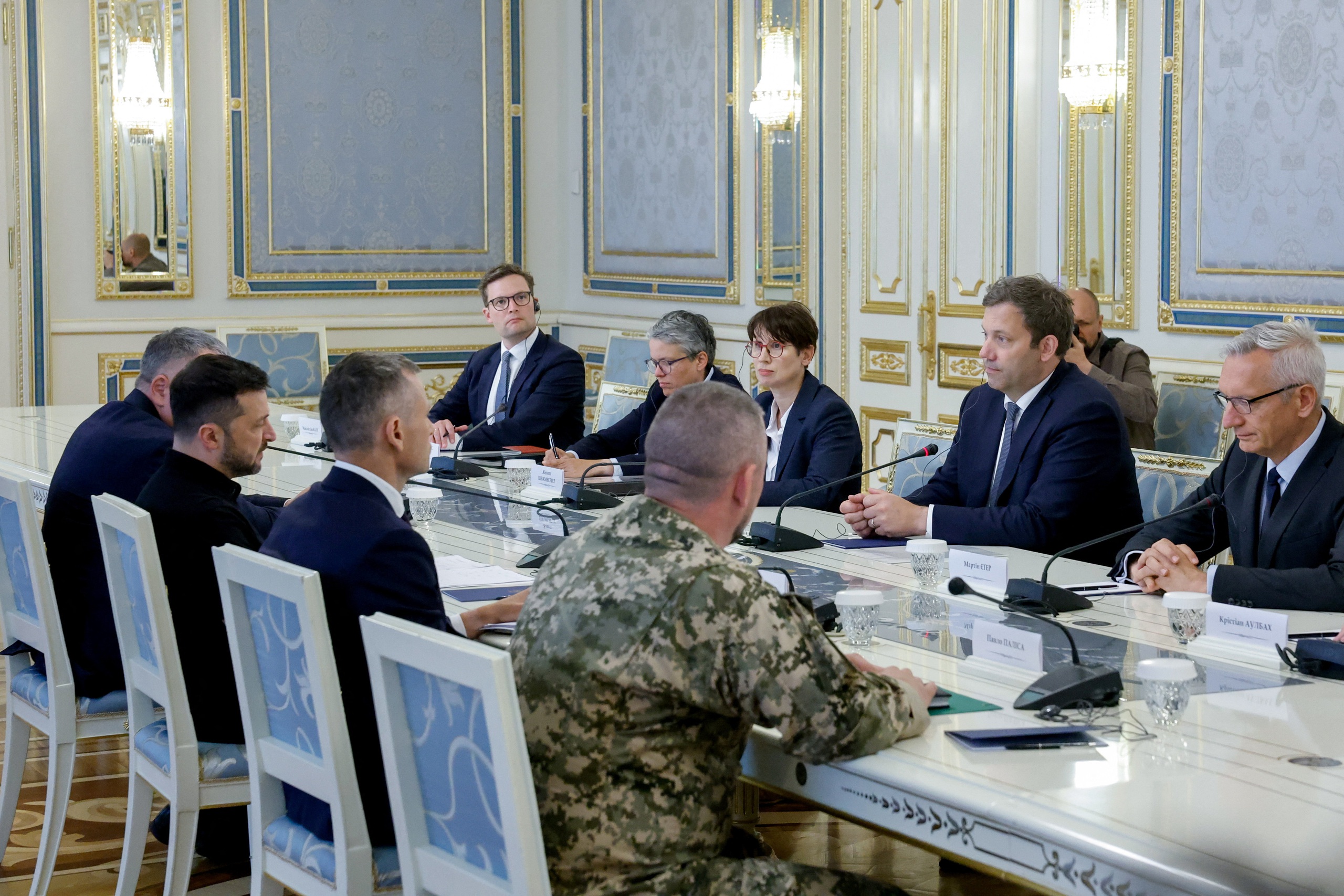 Chiến sự Ukraine ngày 1.279: Kyiv giành lại lợi thế, đàm phán hòa bình vẫn 'khó' - Ảnh 3.
