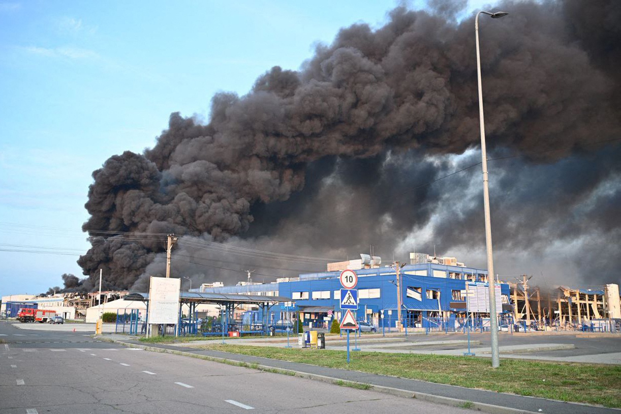 afp20250821723t79ev1highresukrainerussiaconflictwar-17559617508811071450629 Chiến sự Ukraine ngày 1.277: Nga đạt thêm bước tiến, Kyiv gặp bài toán tài chính - Ảnh 3.