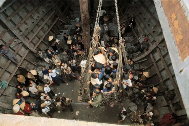 Thuyền nhân Việt Nam vượt biển năm 1975