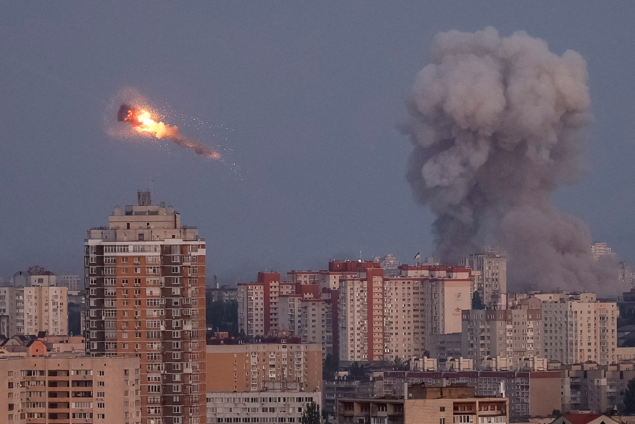 Chiến sự Ukraine ngày 1.292: Nga không kích lớn chưa từng thấy, Ukraine tấn công tại Bryansk- Ảnh 1. Chiến sự Ukraine ngày 1.292: Nga không kích lớn chưa từng thấy, Ukraine tấn công tại Bryansk- Ảnh 1.