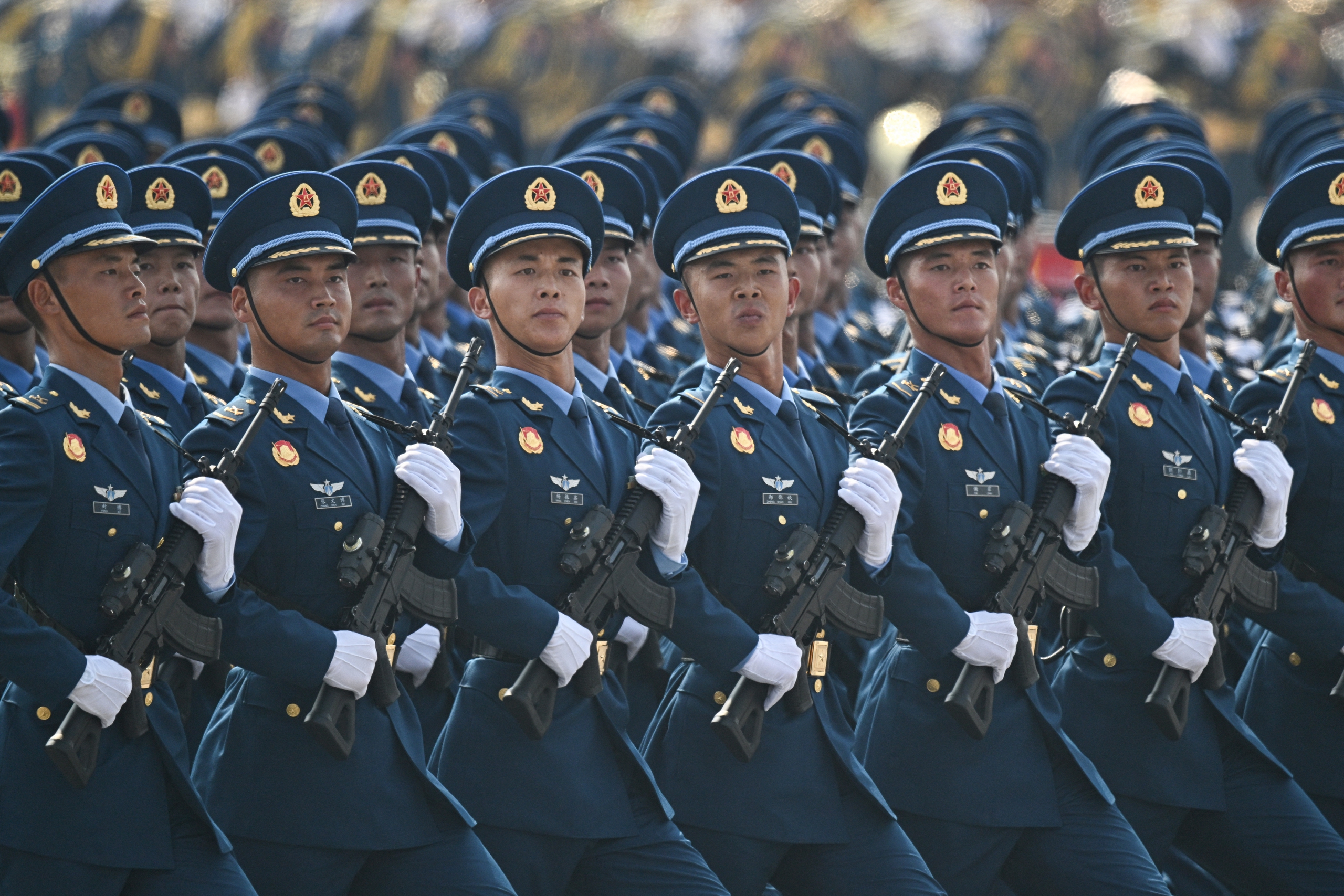 afp20250903738t6fyv1highreschinadefenceanniversarywwiiparade-1756868645239186221042 Trung Quốc diễu binh, trình làng tên lửa đạn đạo liên lục địa mới - Ảnh 9.