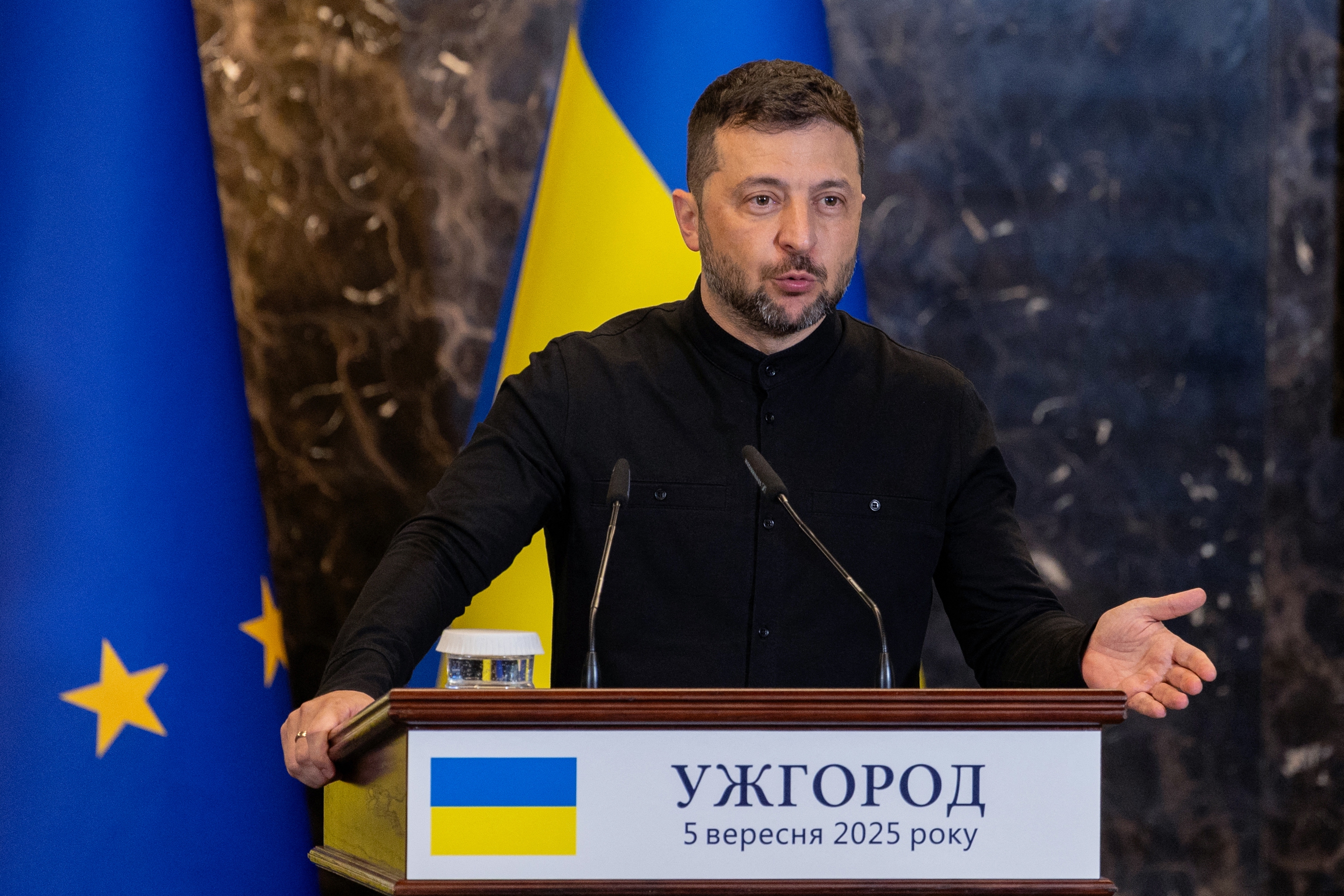 afp2025090573hh2cqv1highresukrainerussiaconflicteupoliticsdiplomacy-17571702021601663851037 Chiến sự Ukraine ngày 1.291: Châu Âu tính triển khai hơn 10.000 quân đến Ukraine? - Ảnh 3.