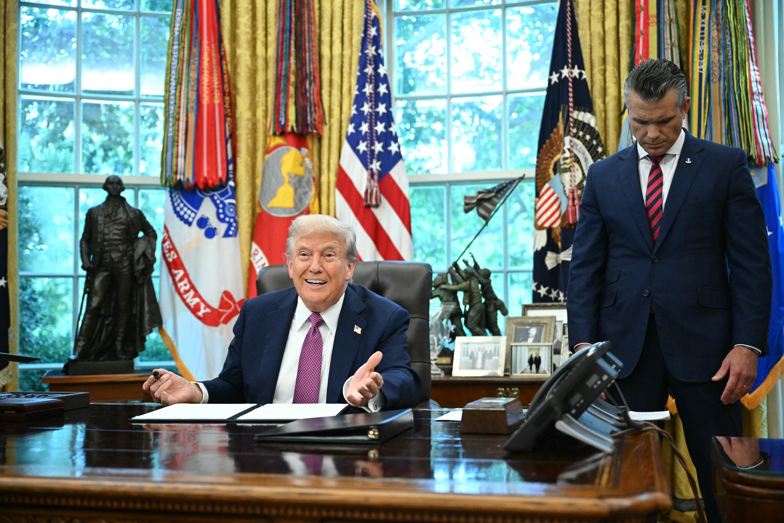 Trump kêu gọi quyên góp 15 USD để lên thiên đường giữa tin đồn về cái chết - Ảnh 1. Trump kêu gọi quyên góp 15 USD để lên thiên đường giữa tin đồn về cái chết - Ảnh 1.