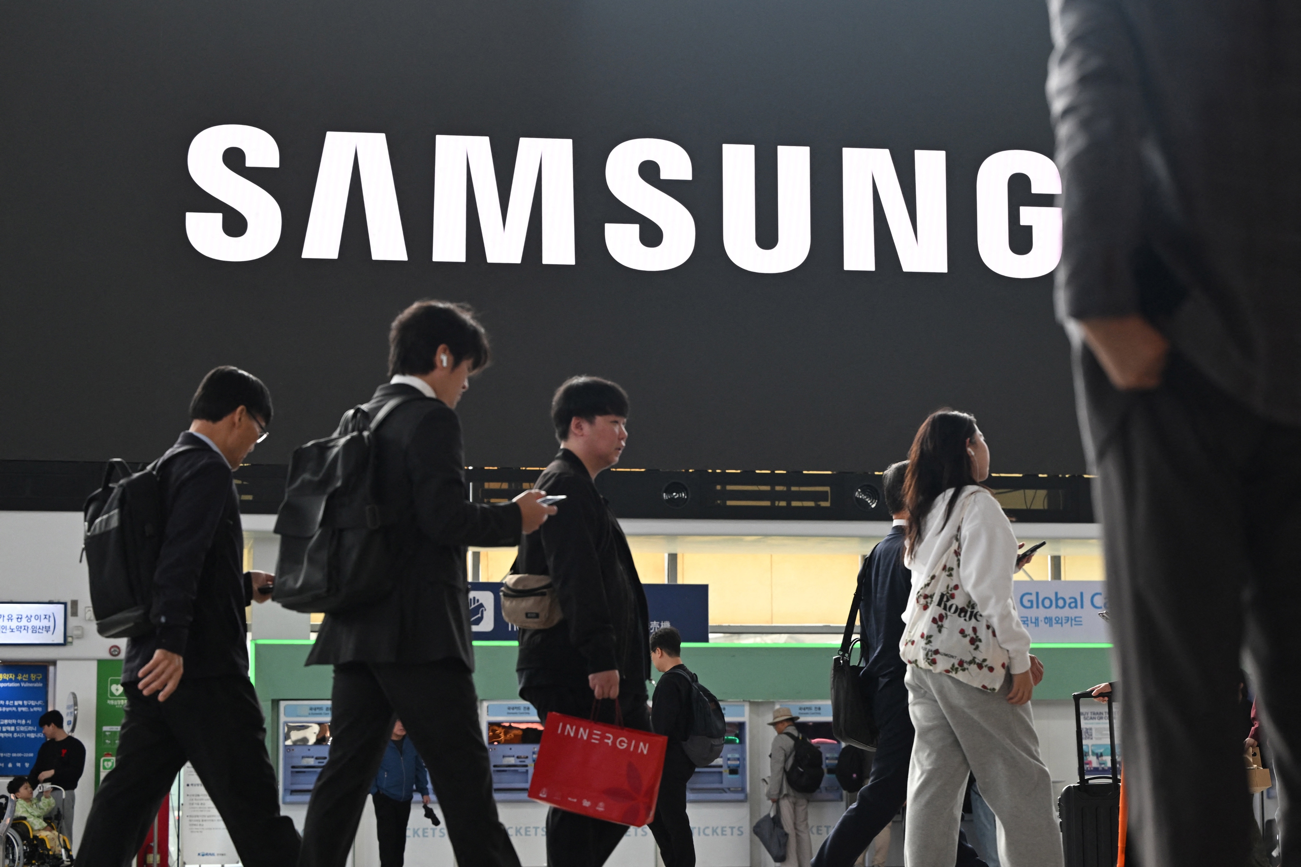 Samsung đầu tư 310 tỉ USD để mở rộng lĩnh vực trí tuệ nhân tạo - Ảnh 1.