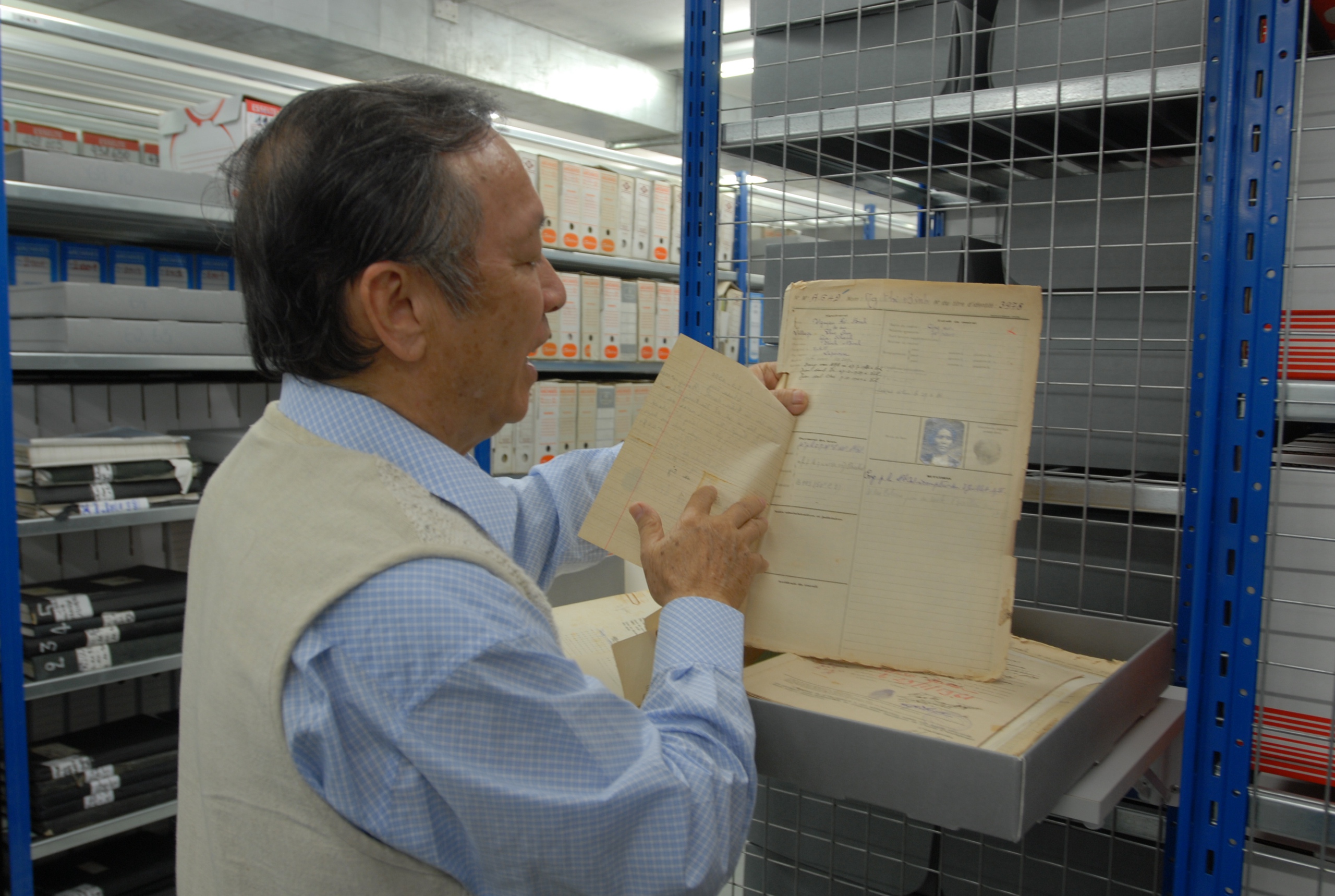 Từ đôi chân trần đến đế chế niken tỉ đô- Ảnh 4.