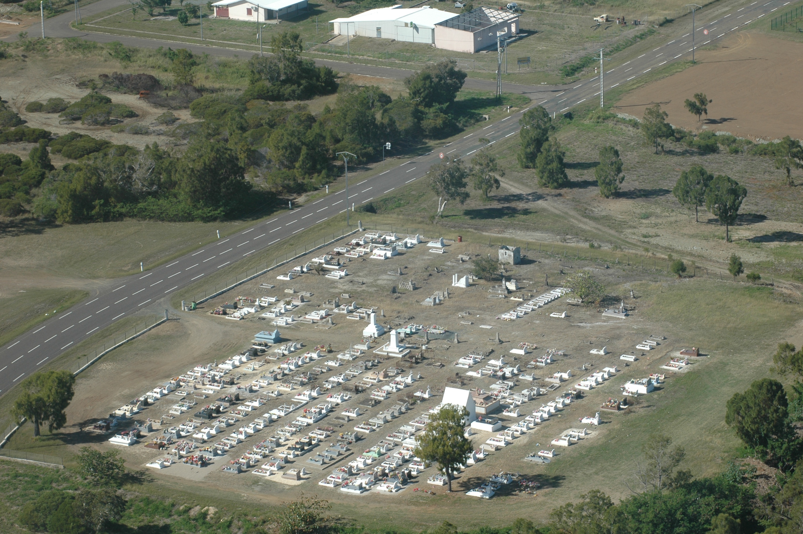 Từ đôi chân trần đến đế chế niken tỉ đô- Ảnh 7.