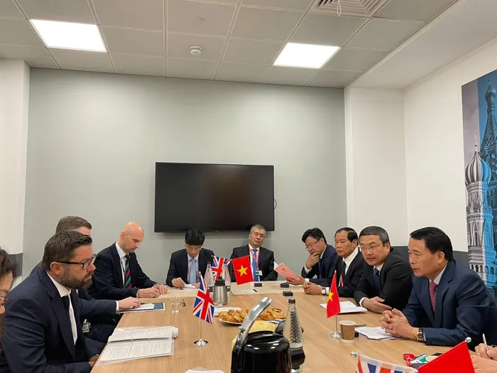 phai doan vn tai london 1