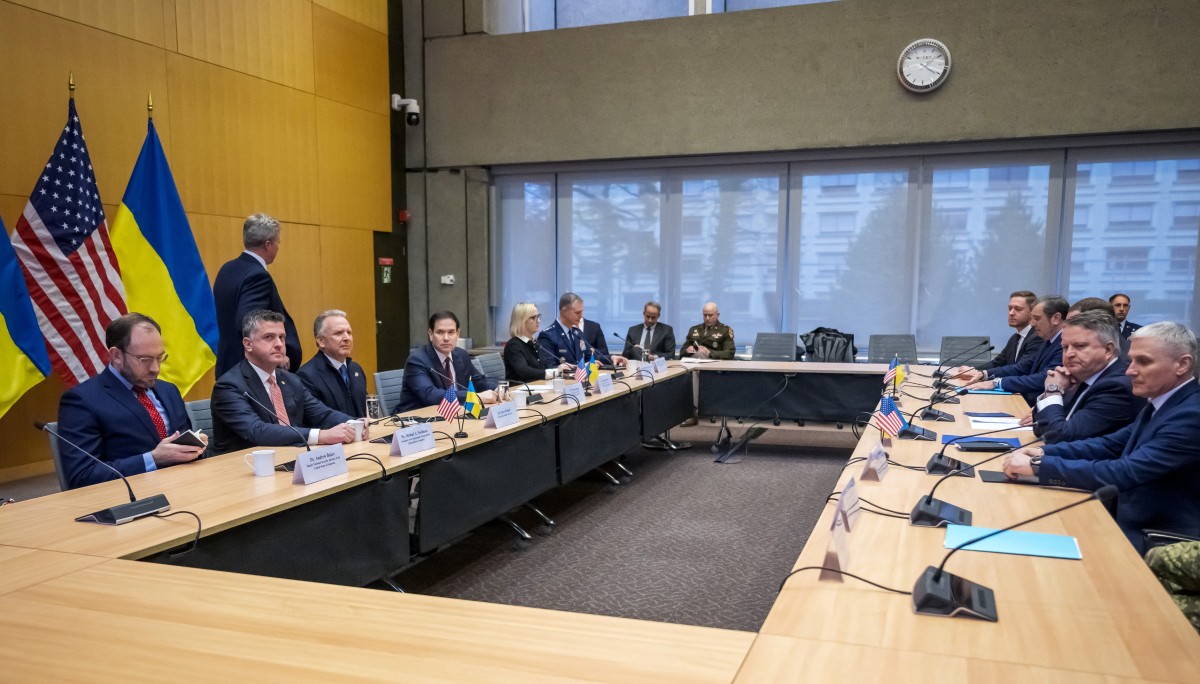 afp2025112384wv7nqv4midresswitzerlandusukrainerussiaconflictdiplomacy-17645150234791477958603 Chiến sự Ukraine ngày 1.376: - Ảnh 3.